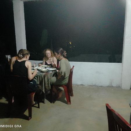 Rithu Homestay Szigirija Kültér fotó
